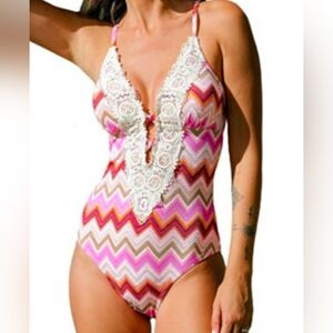 Women's Charm Geo Crochet & Cut-Out One-Piece Swimsuit Medium